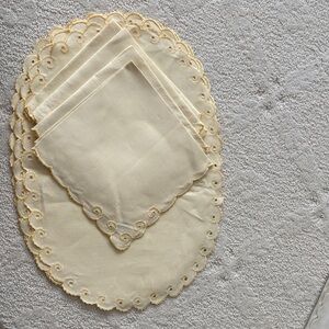 Leacock-Elegant Cream Lace placemat and napkin set of 4